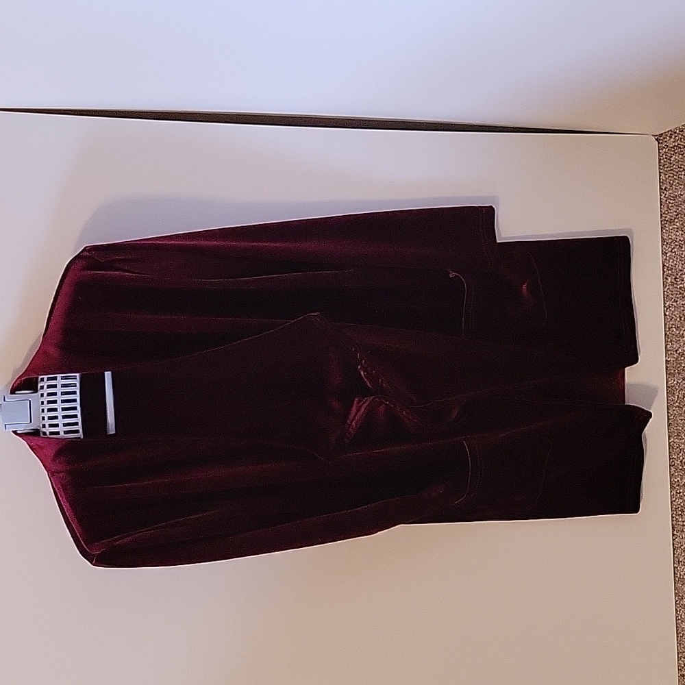 *Rich dark burgandy cardigan wrap. Size S.